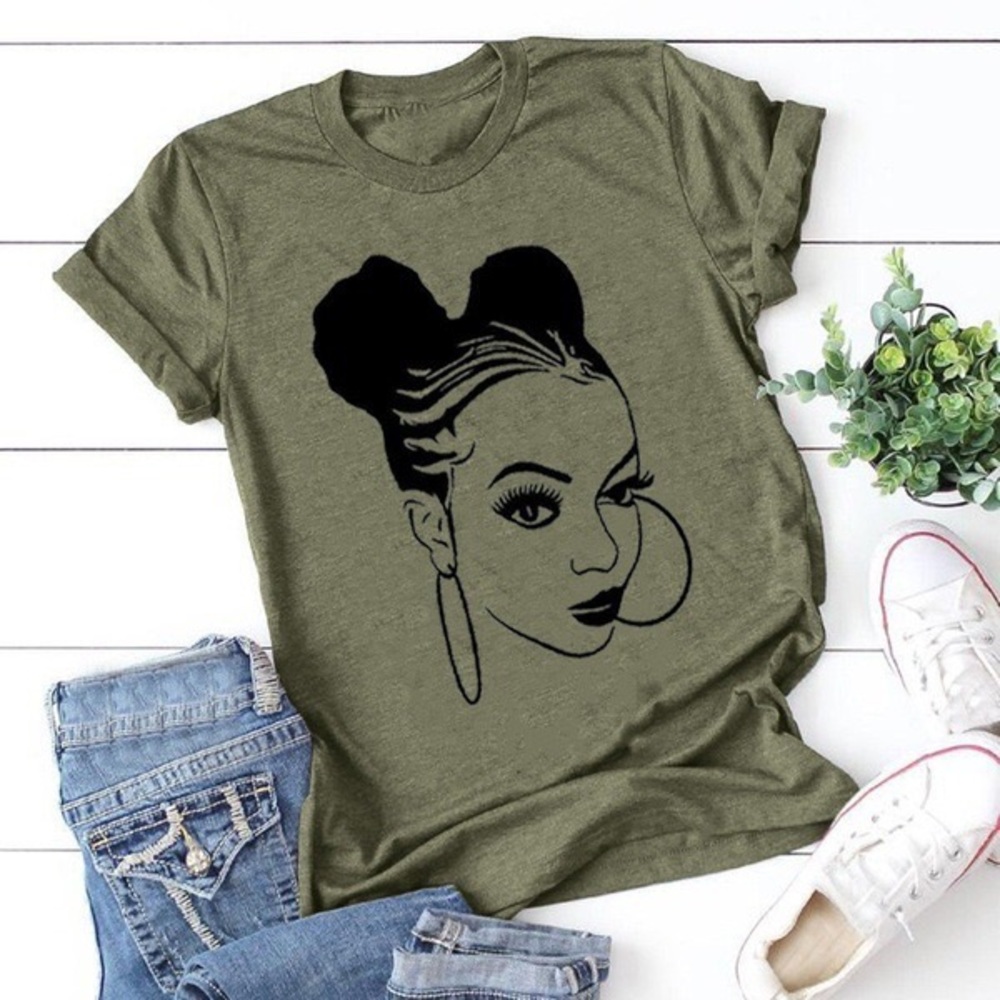 T shirt “sexy hoops and lashes”